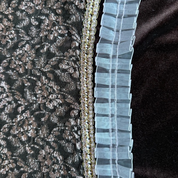 Unique Brown and Gold‎ Sleeveless Top - Picture 4 of 7